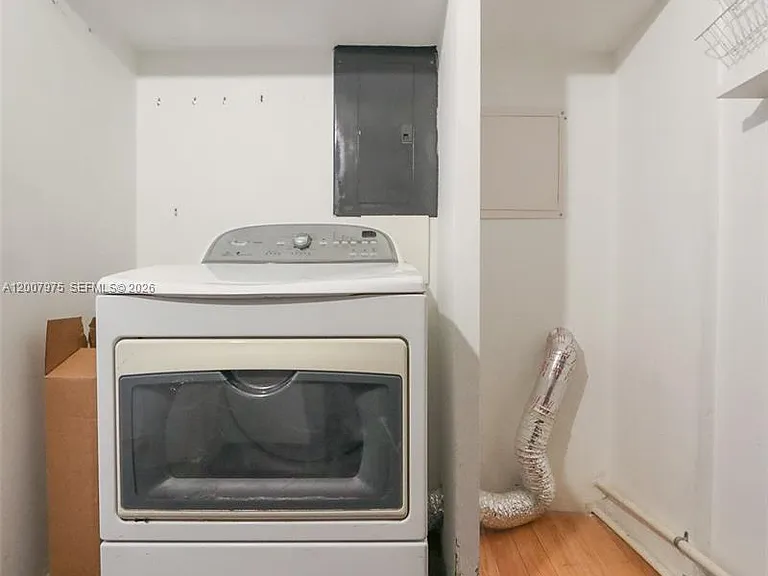 2441 Swanson Ave — Photo 37