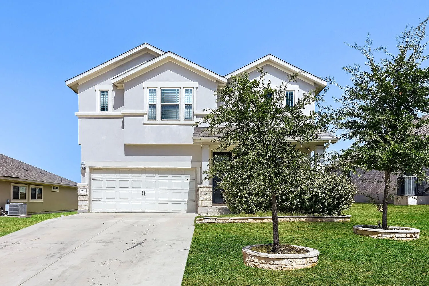 5 bed, 3.5 bath, 2853 sqft, $2,850 — Photo 1