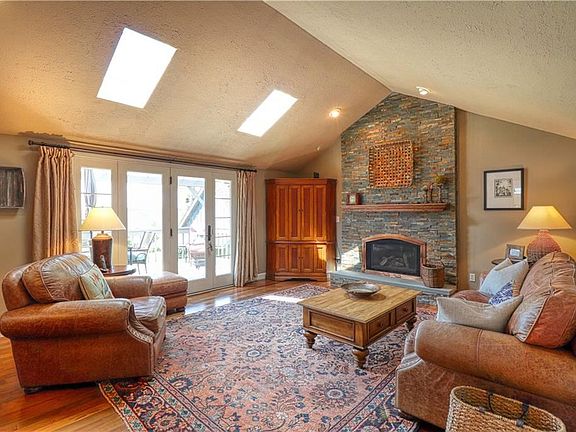 5th image of 5879 Sugarbush Dr