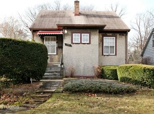 990 Burton Ave, Highland Park, IL 60035