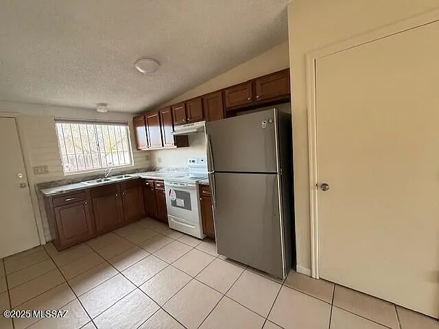 1655 N Mountain View Ave — Photo 5