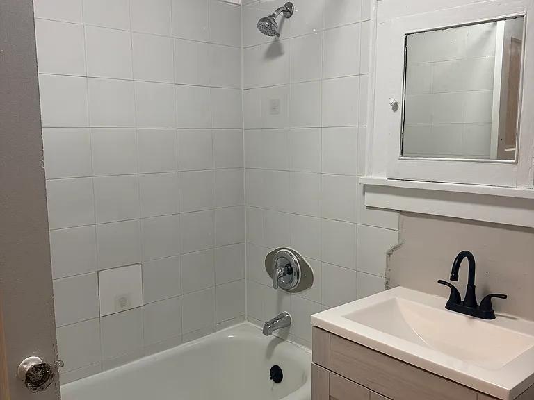 809 S I St #203 — Photo 8