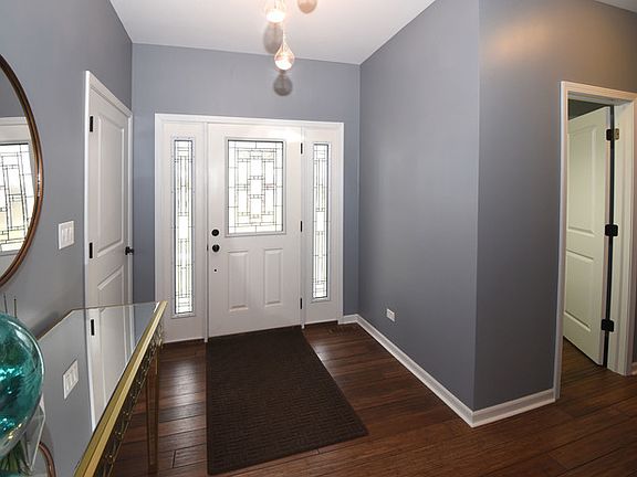 2nd image of 1043 Lincoln St