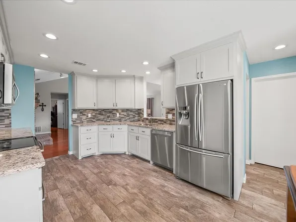 3432 Vine Rdg, Bedford, TX 76021