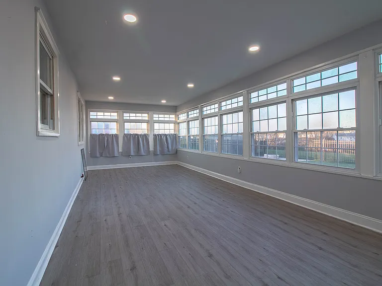 19 Herbert Dr — Photo 9