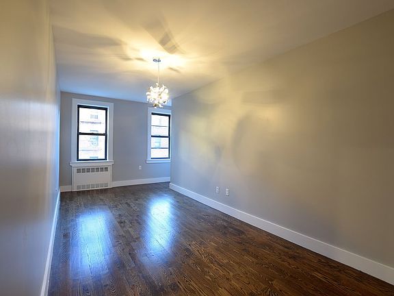 5th image of 27 Crooke Ave #1H