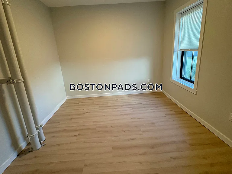 28 Woodland St #3 — Photo 4
