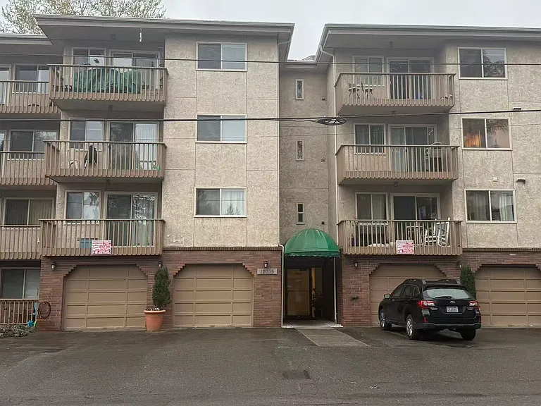 12035 32nd Ave NE — Photo 1