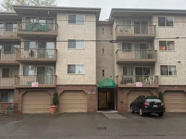 12035 32nd Ave NE, Seattle, WA 98125