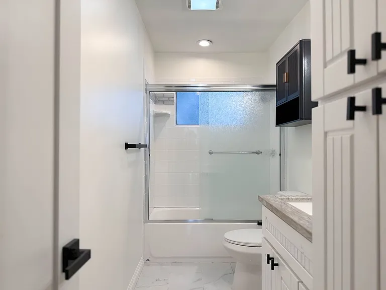 Imperial Gardens Apartments — Photo 8