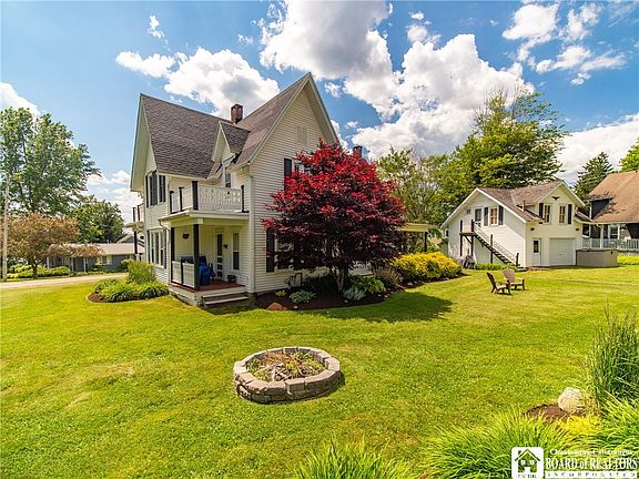 3rd image of 5449 Emerald Ave