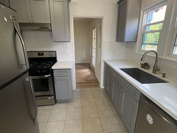 4th image of 1700 Livonia Ave #1702