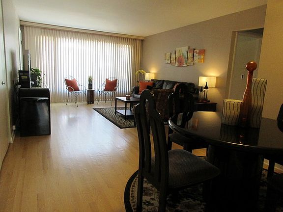 4th image of 1453 Plymouth Pl APT 1E