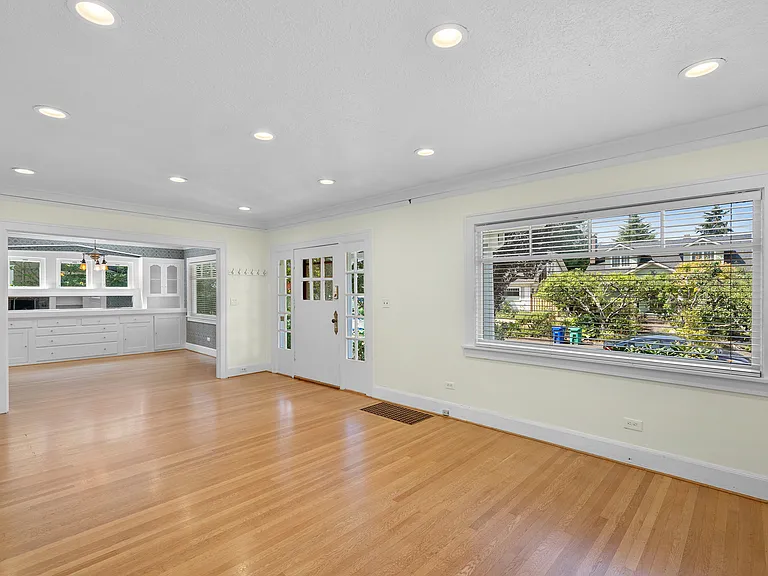 2734 NE 36th Ave #A — Photo 3