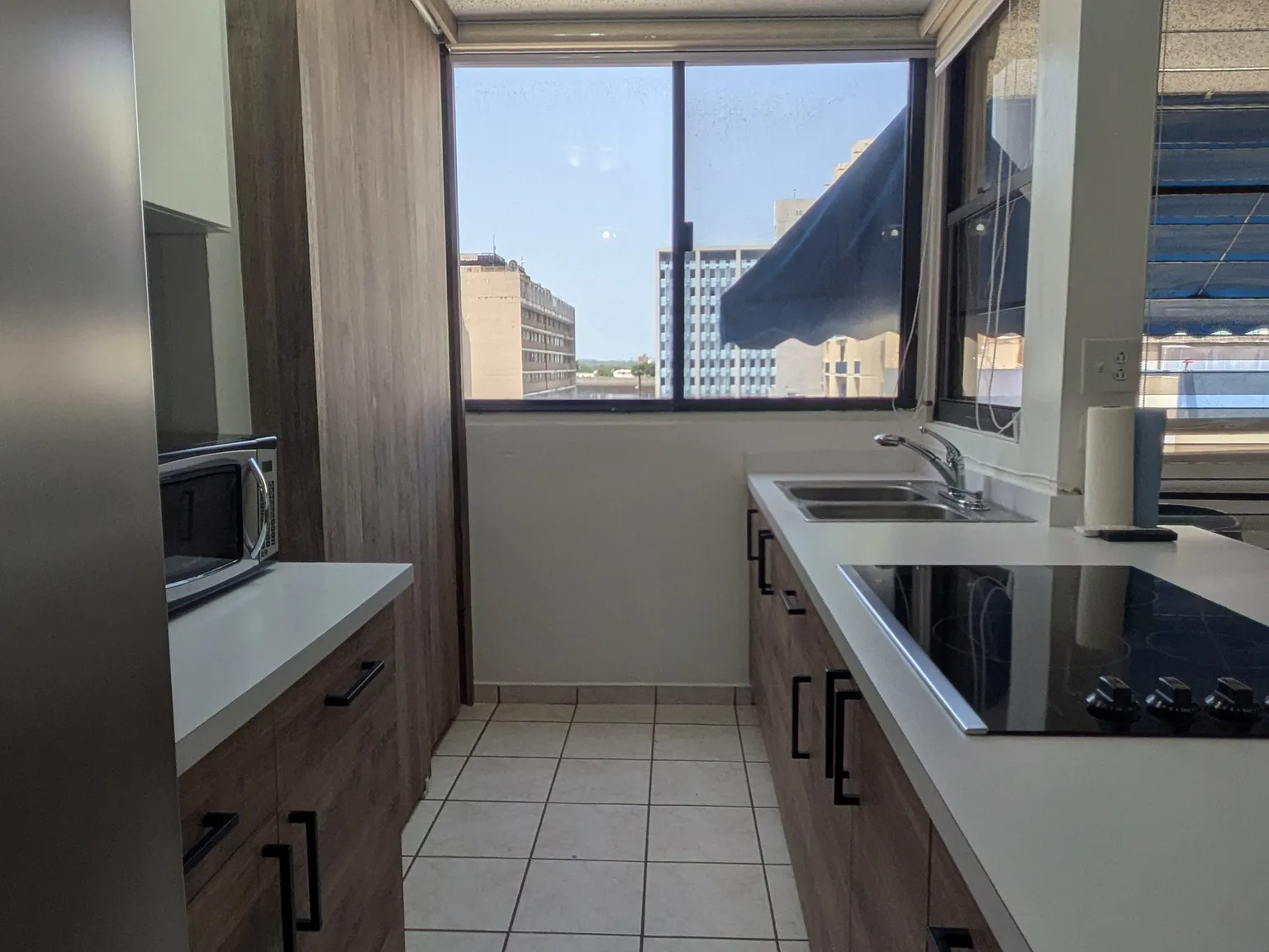 2 bed, 1000 sqft, $1,900 — Photo 4