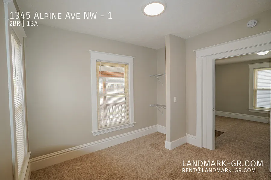 Updated 2 Bed/1Bath — Photo 4