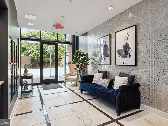 3rd image of 141 West St #202