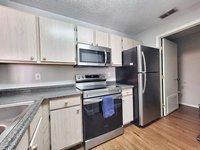 3705 SW 27th St #527 — Photo 10