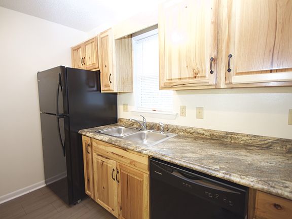 4th image of 105 Bearwood Dr APT P