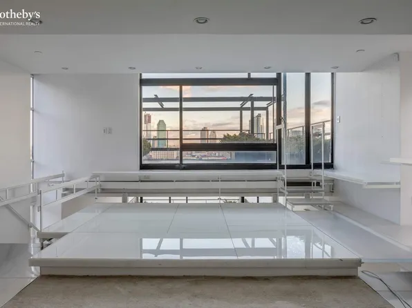 23 Beekman Place image 22 of 25