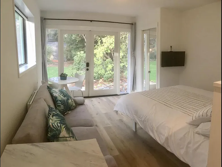 3007 Plymouth Dr #1 — Photo 2