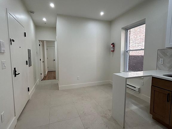 4th image of 11 School St #5