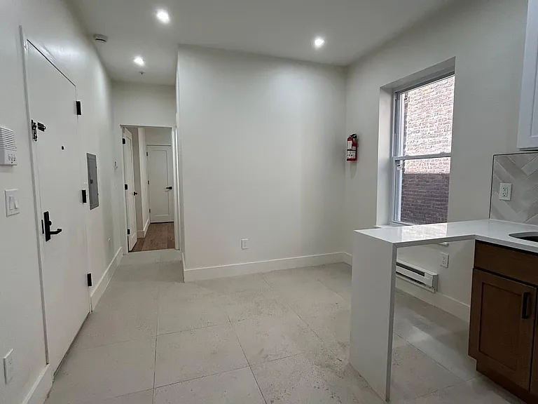 11 School St #5 — Photo 4