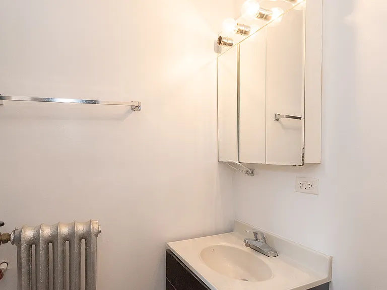 839 Diversey — Photo 21