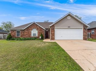 202 Shane Dr, Centerton, AR 72719