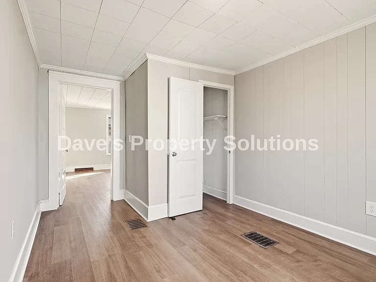 408 Seaman St — Photo 11