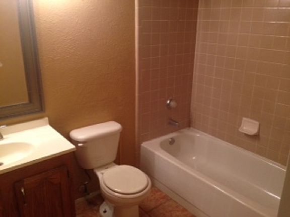 3rd image of 2915 Kingfisher Dr