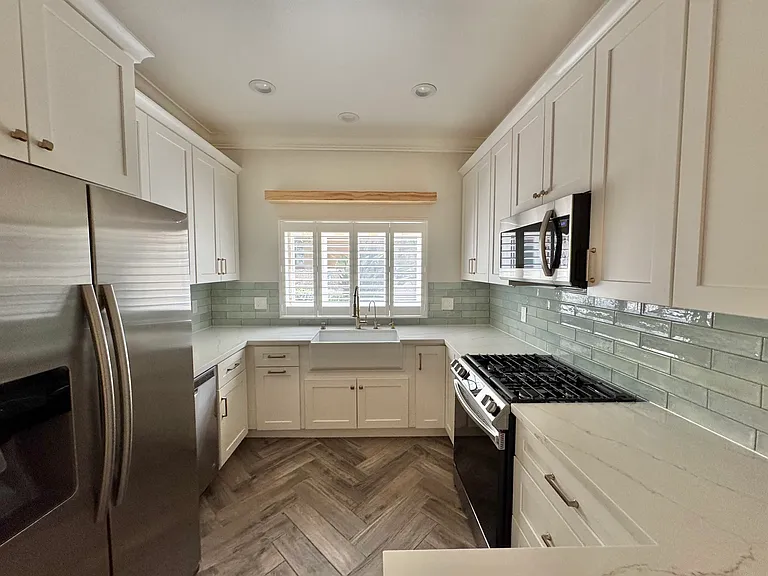 10604 Valley Spring Ln #106 — Photo 21