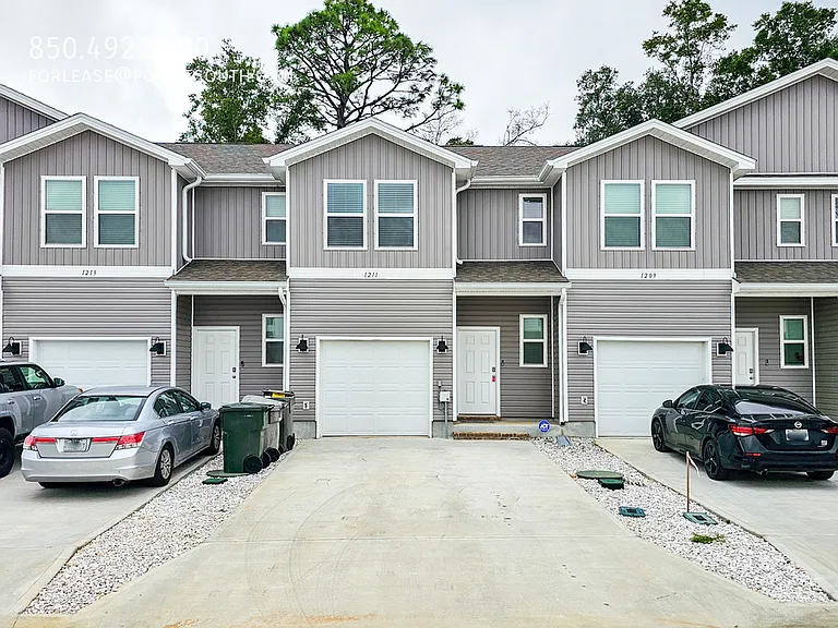 1211 Fairchild Village Dr — Photo 2