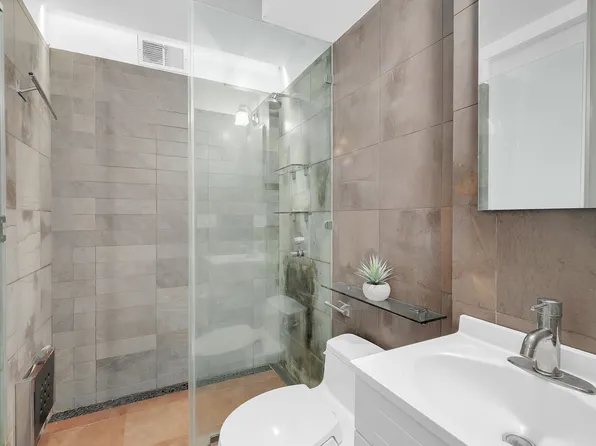 211 East 53rd Street image 5 of 7