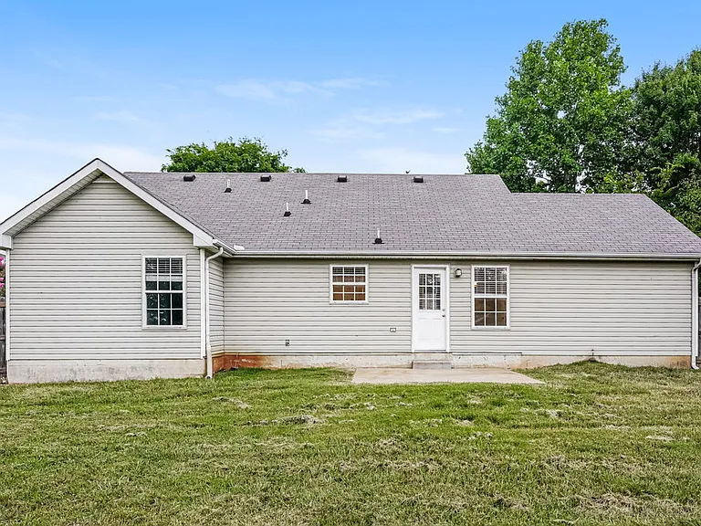 1723 Locerbie Dr — Photo 16