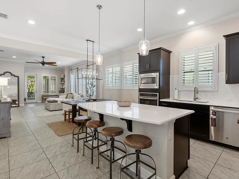 210 Lone Eagle Way — Photo 3
