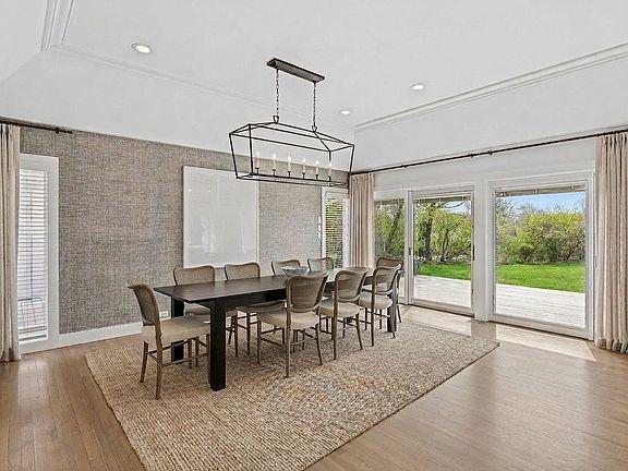 3rd image of 4 Reed Pond Ct
