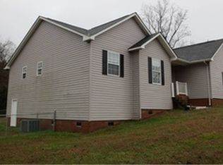 25 Mays Hideaway Ln, Taylorsville, NC 28681
