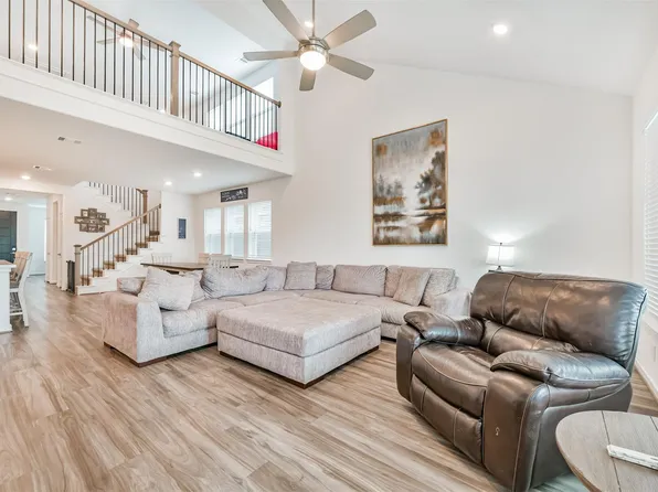 2396 Bishop Lagoon Way, La Porte, TX 77571