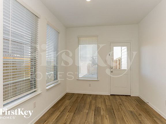4th image of 10045 Elkhorn Dr