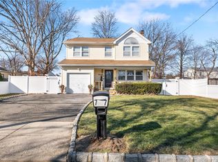 77 Madison St, Amityville, NY 11701