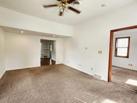 4th image of 437 Thomas St