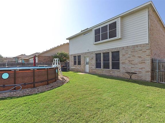 3rd image of 1117 Beaverwood Ln