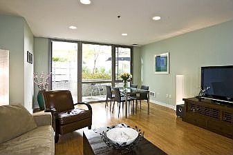 :: 255 Berry Street, #307