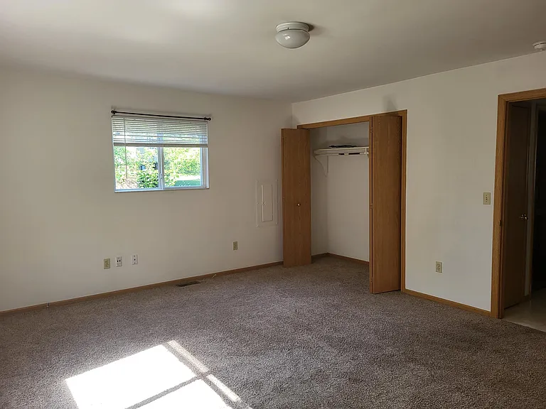 4809 Universal Dr — Photo 6