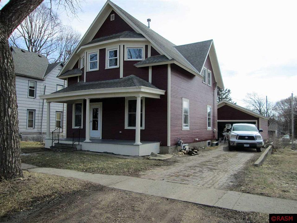 1st image of 18 1st St SE