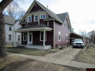 18 1st St SE, Madelia, MN 56062