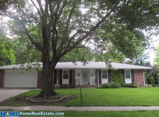 630 Hazelwood Dr, Lincoln, NE 68510
