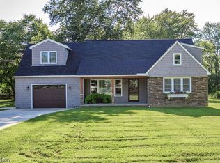 5260 Chillicothe Rd, Chagrin Falls, OH 44022