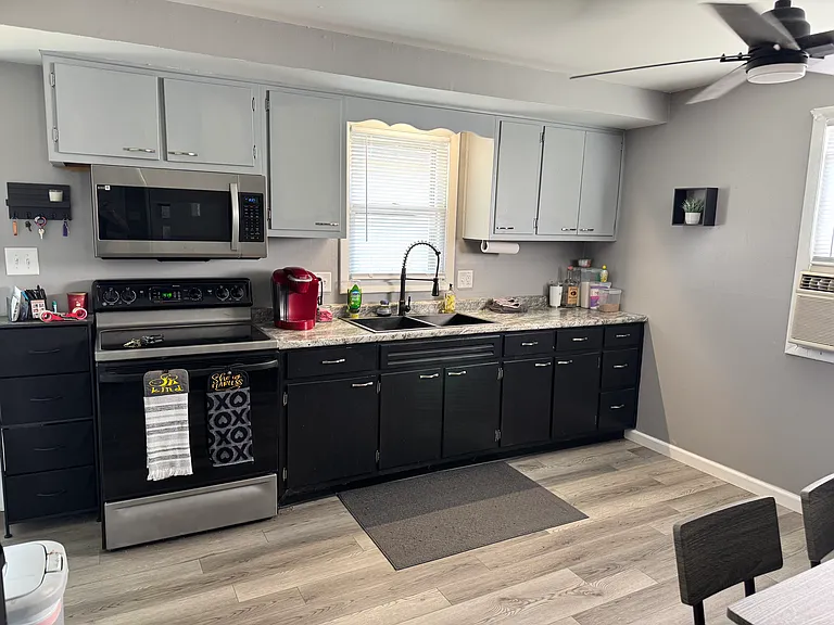 1230 Vance Ave — Photo 2